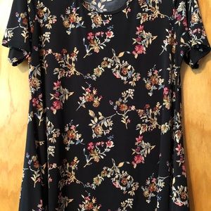 Large LuLaRoe perfect tee